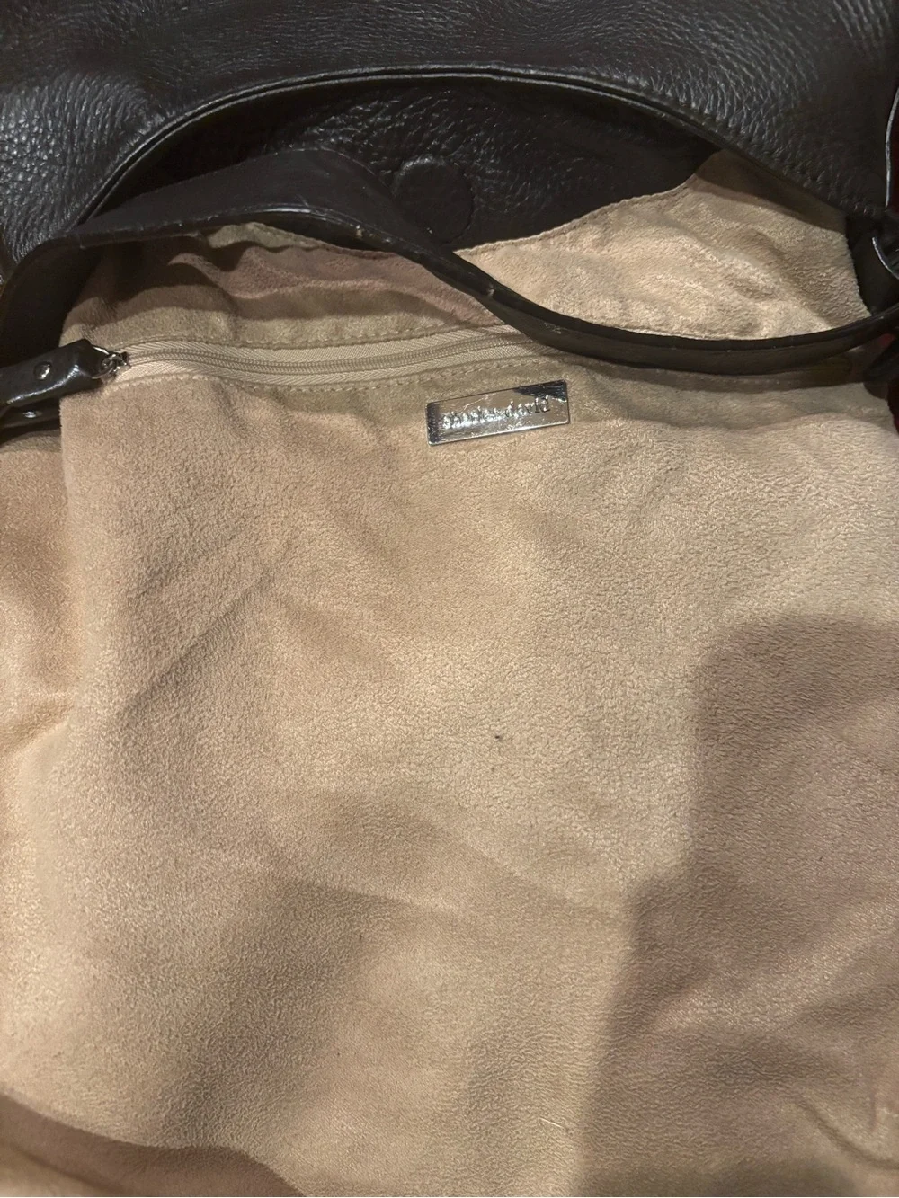 Charles David-Classic Brown Leather Drawstring Hobo Bag, magnetic clasp closure